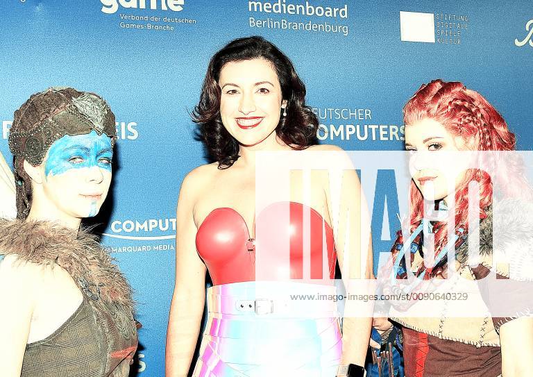 Entertainment eSports Award of the German Computer Game Prize 2019 v l Dorothee Bär MdB Minister of State for Digitization at the German Computer Game Prize 2019 at the Admiralspalast Berlin Berlin