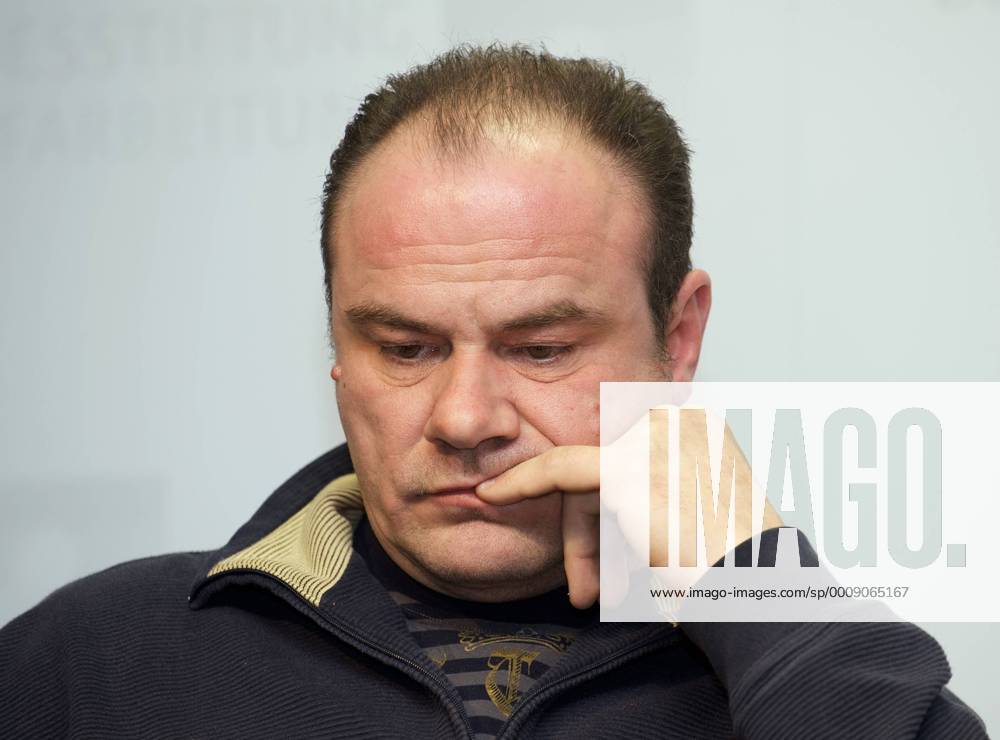 Sportpolitik Berlin 18.11.2011 Einzelkämpfer ? Politik und Persönlichkeit in 20 Jahren Aufarbeitung des Sports Bundesstiftung Aufarbeitung Andreas KRIEGER als Heidi KRIEGER 1986 DDR Goldmedaillengewinnerin im Kugelstossen, Namensgeber der Heidi KRIEGER Medaille des Dopingopfer Hilfevereins, die Engagement in der Anti Doping Politik würdigt.