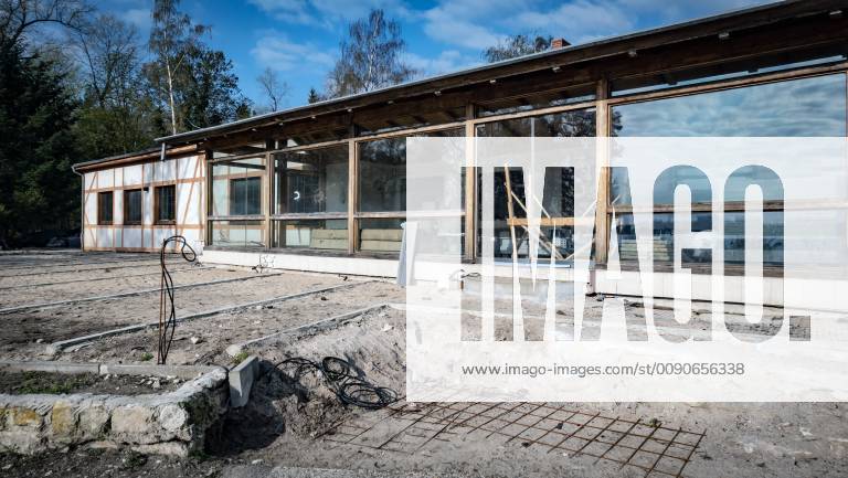 Berlin Reinickendorf OT Tegel Ruin former restaurant Toulouse at the bathing place Reiherwerder at the Tegeler See Berlin