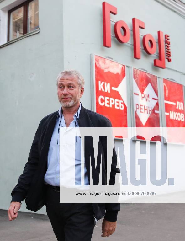 Russian businessman Roman Abramovich by the Gogol Center Theatre. Sergei Bobylev TASS TS0A7DEE