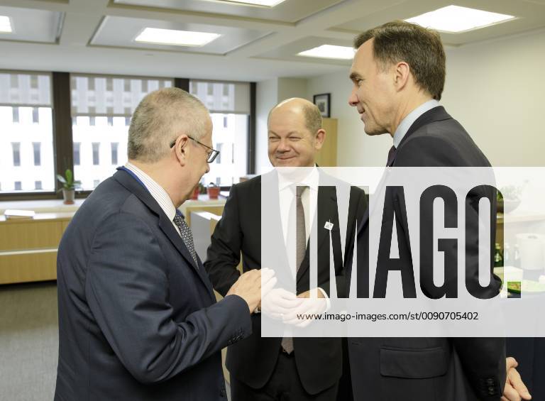 Federal Finance Minister Olaf Scholz SPD meets Bill Morneau R Finance Minister of Canada and Finance Minister of Mexico Carlos Manuel Urzua Macias L Federal Finance Minister Scholz attends IMF Spring Conference in Washington 11 04 2019 Washington USA