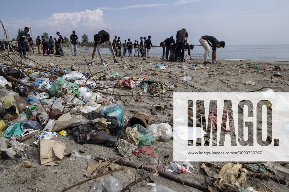 Lhokseumawe, Aceh, Indonesia - Plastic waste seen on the beach in Ujong Blang Village, Lhokseumawe, Aceh province, Indonesia..Research by the University of Georgia, United States, which was published last year said that Indonesia s oceans are the places to find the second largest plastic waste in the world. Calculated from the percentage of unprocessed plastic waste, Indonesia is among the highest in the world. As many as 87 percent of the 3.8 million tons of plastic waste thrown away every year floats in the sea. Lhokseumawe Indonesia - ZUMAs197 20190413_zaa_s197_048