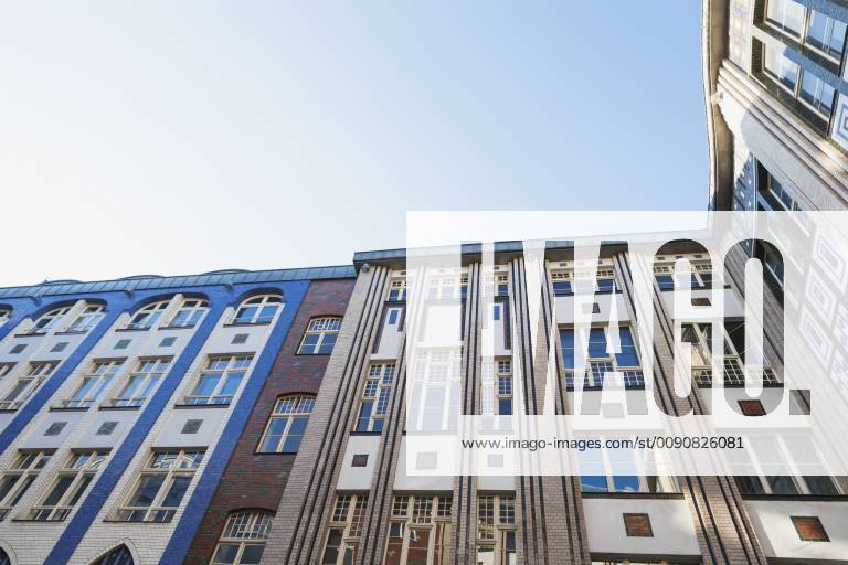 IMAGO Creative: Architektur in Berlin Germany, Berlin, facades of a courtyard of Hackesche Hoefe GWF05732