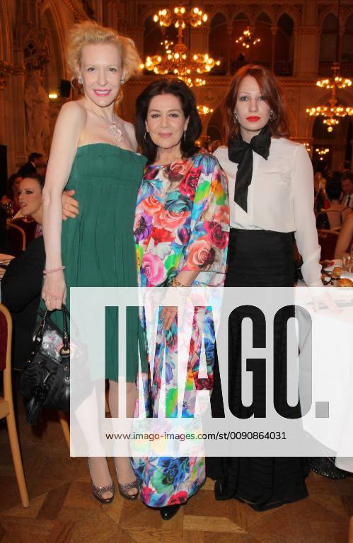 Filmball Vienna 16 03 12 actress Sunnyi Melles Hannelore Elsner Birgit Minichmayr L R at the Rathaus Wien Rathausplatz 1 at Orange Filmball Vienna 16 03 2012