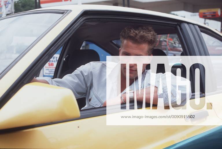 MANTA, MANTA D 1991 - Wolfgang Büld Tiefergelegt, breit und stark - Berties (TIL SCHWEIGER) Manta ist nicht nur ein Auto, es ist der unschlagbare Wahnsinn auf Rädern . 37053 , 06DFAmanta1 Überschrift: MANTA, MANTA D 1991