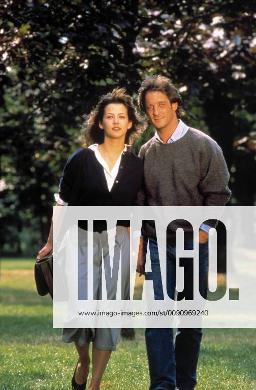 DIE STUDENTIN L Etudiante Frankreich 1988 Claude Pinoteau Valentine (SOPHIE MARCEAU) und Ned (VINCENT LINDON) Komödie Regie: Claude Pinoteau aka. L Etudiante DIE STUDENTIN Frankreich 1988