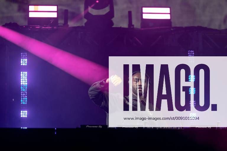 Virginia Beach, Virginia, U.S - VIRGIL ABLOH during the inaugural Something In The Water Music Festival in Virginia Beach, Virginia Virginia Beach U.S. - ZUMAs135 20190427_zap_s135_155