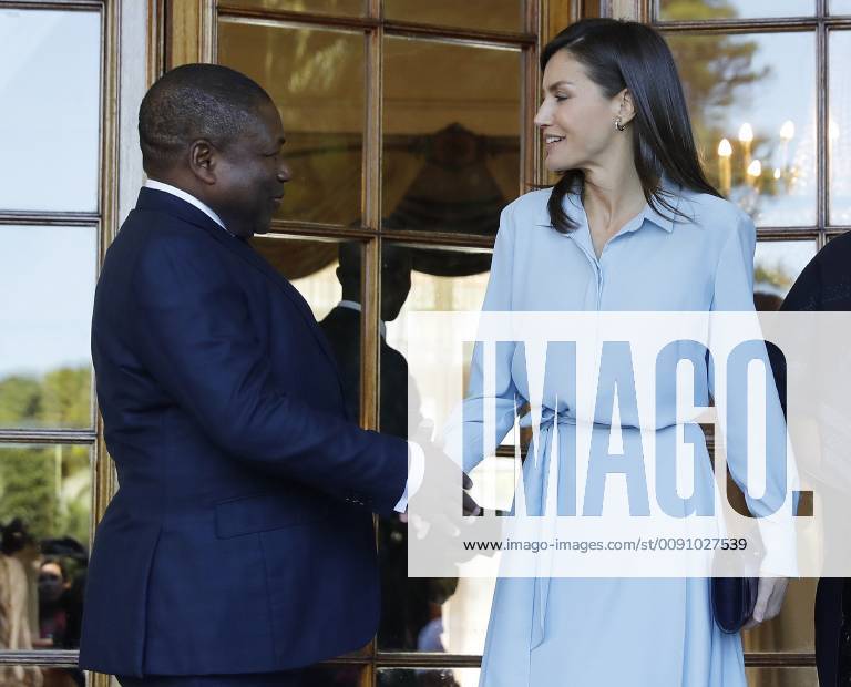 Mozambique s President, Filipe Jacinto Nyussi (L), shakes hands with Spain s Queen Letizia (R) before they hold a meeting in Maputo, Mozambique, 29 April 2019. Spain s Queen is in Mozambique to visit some of the most affected areas hit by Idai cyclone. Spain s Queen Letizia visits Mozambique !ACHTUNG: NUR REDAKTIONELLE NUTZUNG!