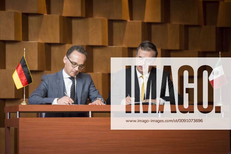 Federal Foreign Minister Heiko Maas L SPD and Marcelo Luis Ebrard Casaubon R Mexican Foreign Minister sign Memorandum of Understanding on German-Mexican cooperation in Mexico City 02 05 2019 Heiko Maas travels to Latin America Brazil Colombia and Mexico Mexico City of Mexico