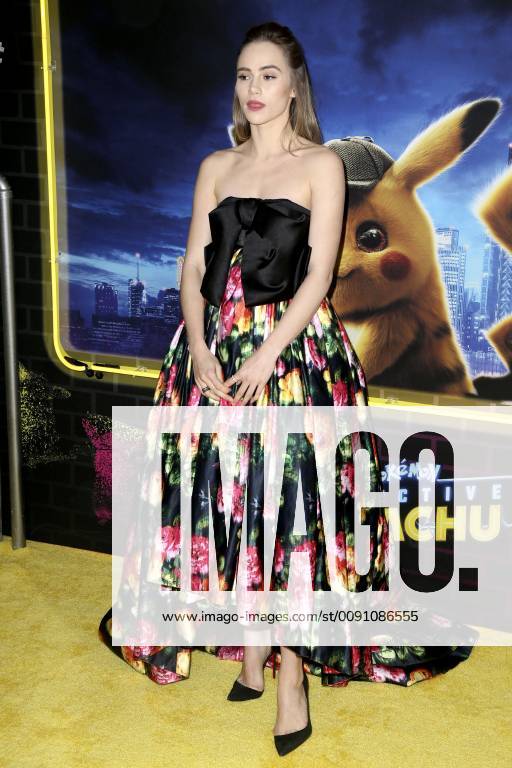 Suki Waterhouse at the premiere of the movie Pokemon Detective Pikachu Pokemon Master Detective Pikachu at Times Square New York 02 05 2019 Foto:xC.xFuturexImage