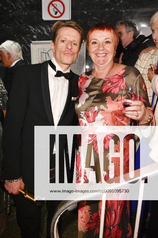 Alexander Scheer with his mother at the Aftershow Party of the German Film Award 2019 at the Palais am Funkturm in the Messe Berlin Berlin 03 05 2019 Foto:xF.xFuturexImage
