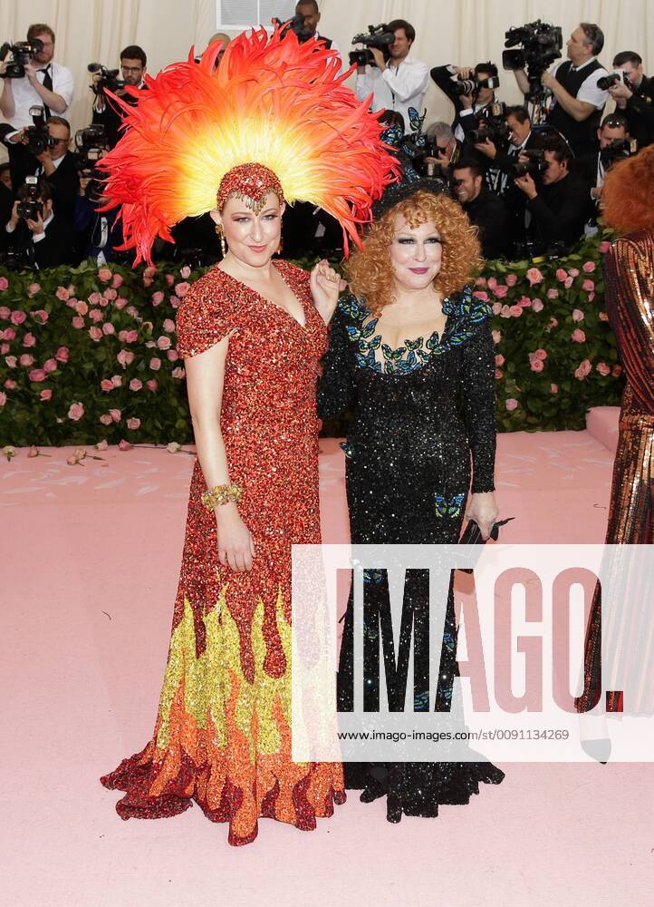 Sophie Von Haselberg and Bette Midler arrive on the red carpet at The Metropolitan Museum of Art s Costume Institute Benefit Camp: Notes on Fashion at Metropolitan Museum of Art in New York City on May 6, 2019. NYP20190506337 JOHNxANGELILLO