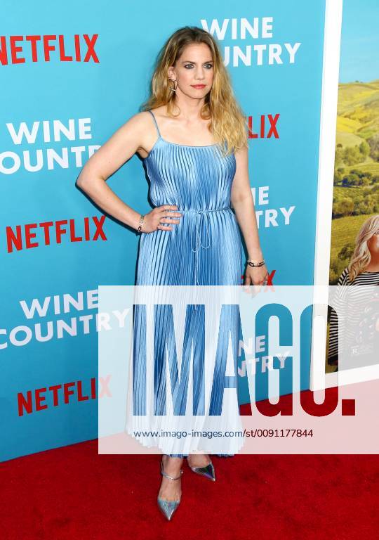 Anna Chlumsky arriving at the premiere of Wine Country in New York City - May 8, 2019 - New York City Premiere of Wine Country, New York City New York United States The Paris Theatre