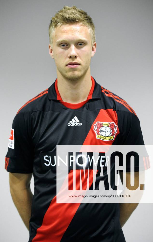 Fussball, Fototermin zur Bundesliga-Saison 2011 2012; Bayer Leverkusen: Nicolai Jörgensen (Leverkusen)