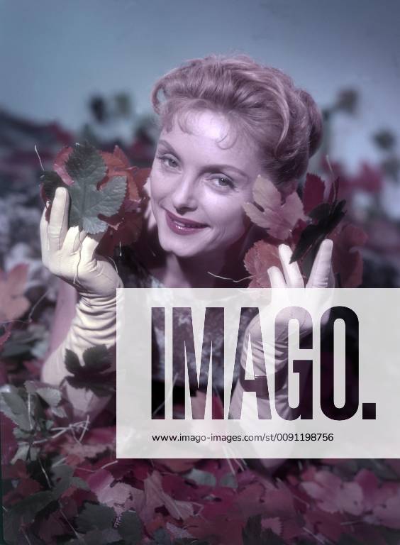 Erni Mangold Austrian actress portrait ca 1959 1960