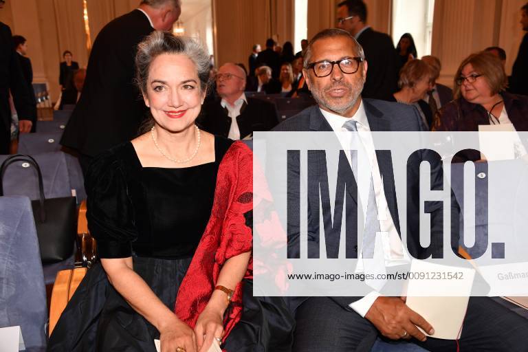 Irina Wanka and William Hartwig Almer Jimmy Hartwig Award of the Social Medal Bavarian State Medal for Social Services Max Joseph Saal Residence Munich 13 May 2019