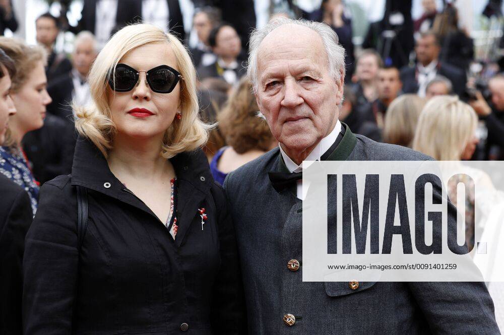 Lena Herzog with husband Werner Herzog attending the A Hidden Life premiere during the 72nd Cannes Film Festival at the Palais des Festivals on May 19, 2019 in Cannes, France Foto:xD.xBedrosianx xFuturexImage