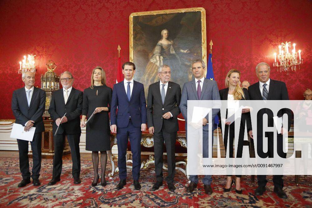 Appointment of the new Ministers by Federal President Van der Bellen Vienna, Presidential Chancellery, Ballhausplatz, 22 05 2019 Ibizagate, Ibiza Affair, Government Crisis Coalition End From Minister Change Minority Government Interim Minister Experts Sebastian Kurz, Alexander Van der Bellen, Hartwig Löger, Eckart Ratz, Walter Pöltner, Johann Luif, Valerie Hackl, Juliane Bogner Strauß Wien Austria AVN101002296118 101