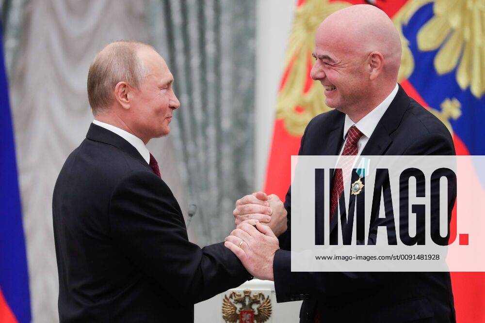 KW21 MOSCOW, RUSSIA - MAY 23, 2019: Russia s President Vladimir Putin (L) awards an Order of Friendship to FIFA President Gianni Infantino during a ceremony to present state decorations at the Moscow Kremlin. Mikhail Metzel TASS TS0AC686