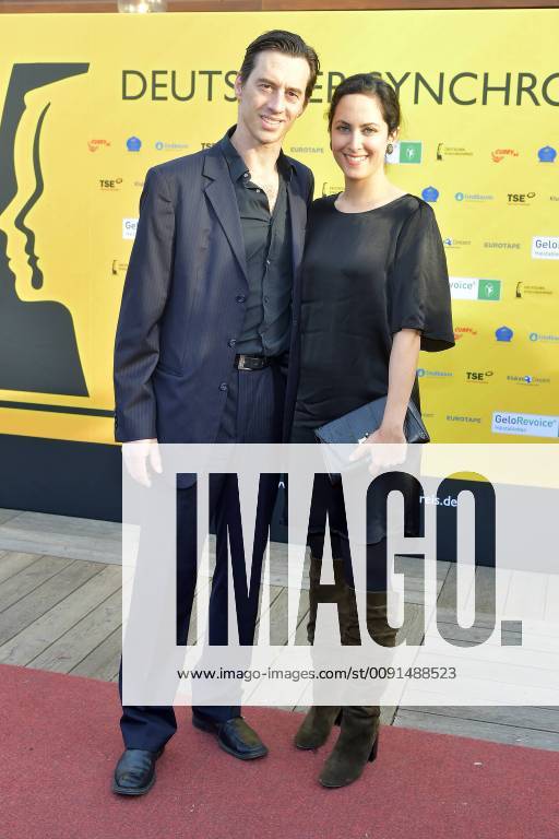 German Dubbing Award 2019 Robert Glatzeder and his wife Damineh Arrive for the German Dubbing Award 2019 at TIP am Knazlermat in Berlin on 23 05 2019 photopress müller