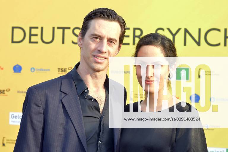 German Dubbing Award 2019 Robert Glatzeder and his wife Damineh Arrive for the German Dubbing Award 2019 at TIP am Knazlermat in Berlin on 23 05 2019 photopress müller
