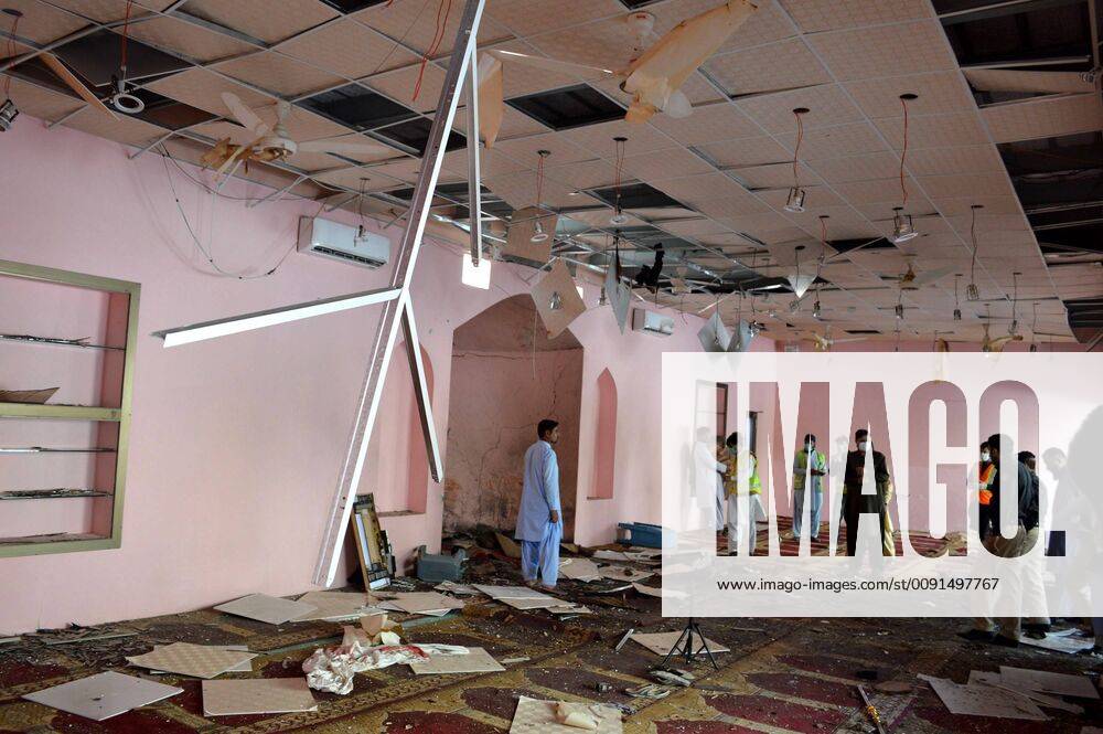(190524) -- QUETTA, May 24, 2019 -- Security officials examine the blast site at a mosque in southwest Pakistan s Quetta on May 24, 2019. At least two people were killed and 25 others injured when an explosion ripped through a mosque in Quetta city of Pakistan s southwest Balochistan province on Friday, hospital officials said. ) PAKISTAN-QUETTA-MOSQUE-BLAST Irfan