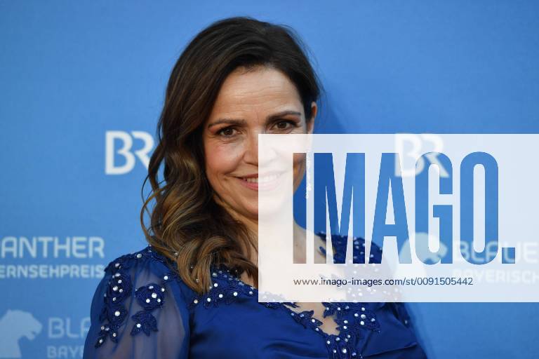 Rebecca IMMANUEL actress, single picture, cut single motive, portrait, portrait, portrait red carpet, Red Carpet, Bavarian Television Award 2019 at 24 05 2019