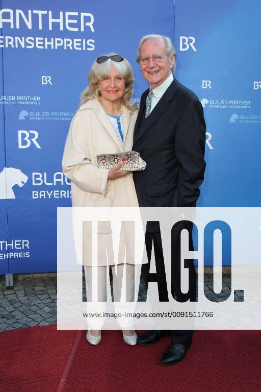 Wilfried Kraus with wife Wera, Bavarian Television Prize 2019 at the Prinzregententheater in Munich on 25 05 2019