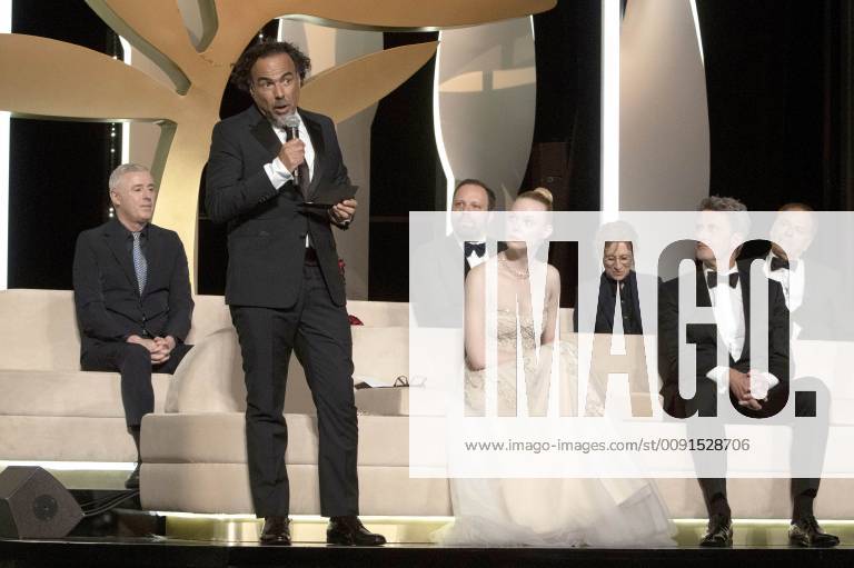 The Jury Robin Campillo, Alejandro Gonzalez Inarritu, Yorgos Lanthimos, Elle Fanning, Kelly Reichardt, Pawel Pawlikowski and Kelly Reichardt at the award ceremony during the 72nd Cannes Film Festival at the Palais des Festivals on May 25, 2019 in Cannes, France Foto:xR.xWagnerx xFuturexImage