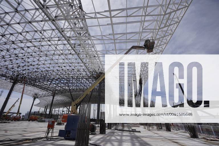China, Bau des Bahnhofs Zhangjiakou im Vorfeld der olympischen Spiele 2022 (190530) -- ZHANGJIAKOU, May 30, 2019 (Xinhua) -- Photo taken on May 30, 2019 shows the construction site of the Zhangjiakou Station of the Beijing-Zhangjiakou high-speed railway in Zhangjiakou, north China s Hebei Province. The main structure of the Zhangjiakou Station has been basically completed. (Xinhua Xing Guangli) CHINA-HEBEI-BEIJING-ZHANGJIAKOU RAILWAY-CONSTRUCTION (CN)