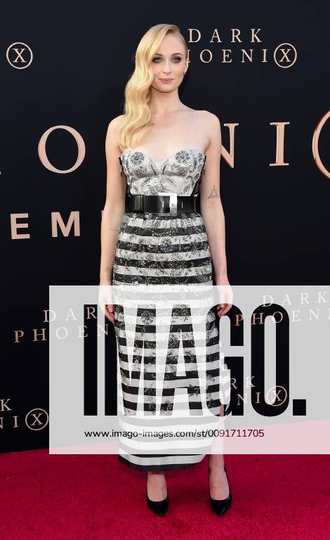 Sophie Turner arriving at the premiere of Dark Phoenix in Hollywood, California - June 4, 2019 - Hollywood Premiere of Dark Phoenix, Hollywood California United States TCL Chinese Theatre IMAX