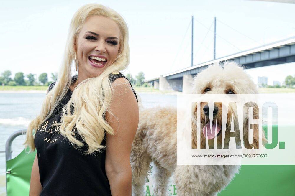 Daniela Katzenberger at the opening of a floating dog meadow on a 1,000 sqm pontoon with rolled turf, dog course and pop up store on the Rhine Düsseldorf, 07 06 2019 Foto:xJ.xFuturexImage