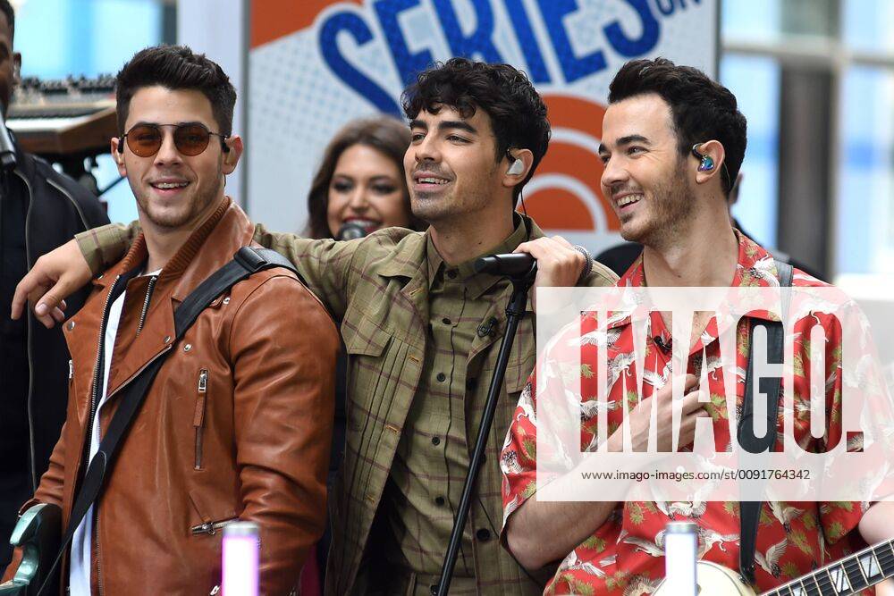 New York, NY, USA - June 7, 2019 New York City..Jonas Brothers performing on NBC s Today Show at Rockefeller Plaza on June 7, 2019 in New York City. New York USA - ZUMAny1_ 20190607_zaf_ny1_064