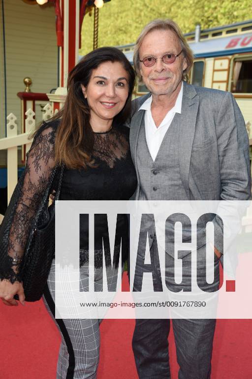 Volker Lechtenbrink with wife Guel Ural Aytekin at the Circus Roncalli premiere on the Moorweide in Hamburg on 07 06 2019