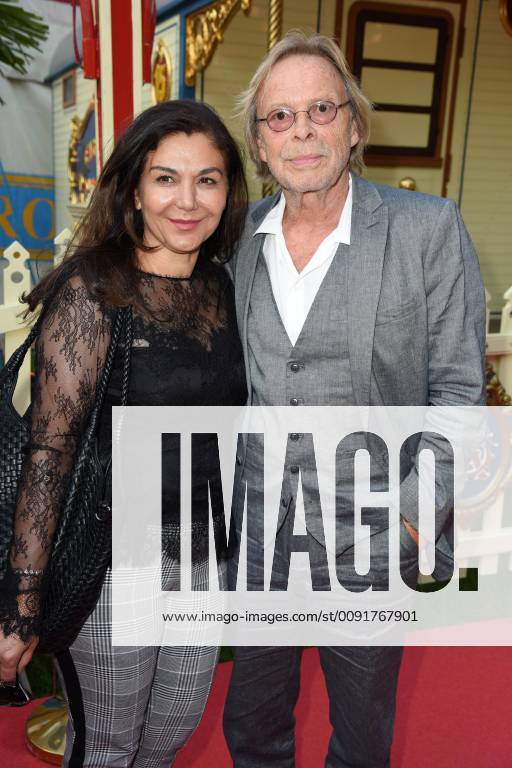 Volker Lechtenbrink with wife Guel Ural Aytekin at the Circus Roncalli premiere on the Moorweide in Hamburg on 07 06 2019