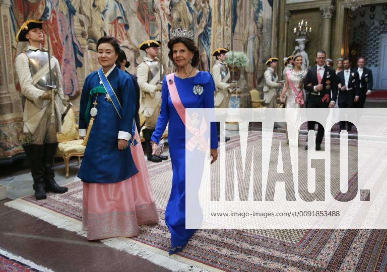 STOCKHOLM 2019 06 14 South Korea s First Lady Kim Jung sook and Sweden s Queen Silvia arrive for a State Banquet in honour for South Korea s presidential couple at the Royal Palace in Stockholm, Sweden, on June 14, 2019 South Koreas President Moon Jae in and First Lady Kim Jung sook are in Sweden for a two day state visit STOCKHOLM SVERIGE