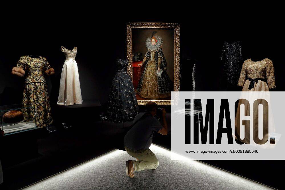 Dresses designed by Cristobal Balenciaga are shown at the exhibition Balenciaga and Spanish Painting in the Thyssen-Bornemisza Museum in Madrid, Spain, 17 June 2019. The exhibition is a tribute to the Spanish designer, by connecting his work with the 16th-20th Spanish painting. The exhibition will be open to public from 18 June to 22 September 2019. Balenciaga and Spanish Painting !ACHTUNG: NUR REDAKTIONELLE NUTZUNG!
