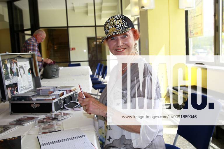 Regina Thoss at the 700 Kofferradio with Siegfried Siggi Trzoß at the Freizeitforum Marzahn Berlin, 15 06 2019 Foto:xM.xWehnertx xFuturexImage