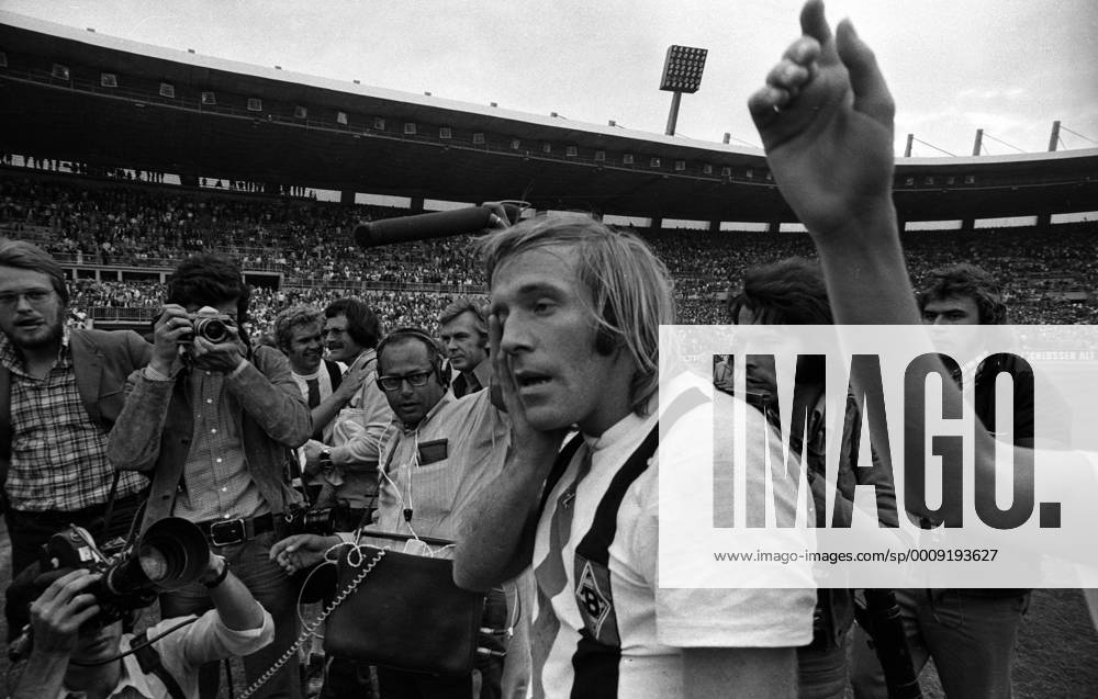 Günter Netzer (Borussia Mönchengladbach) ist DFB Pokalsieger 1973
