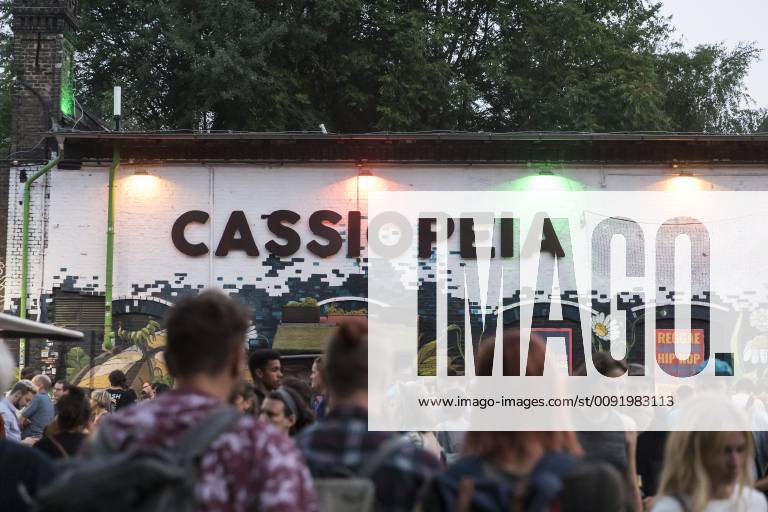 19 Fete de la Musique, Cassiopeia, concerts and live music on the RAW grounds on 21 06 19, party, fun, summer solstice, evening, sunset, longest day, shortest night, music Berlin Germany, Germany