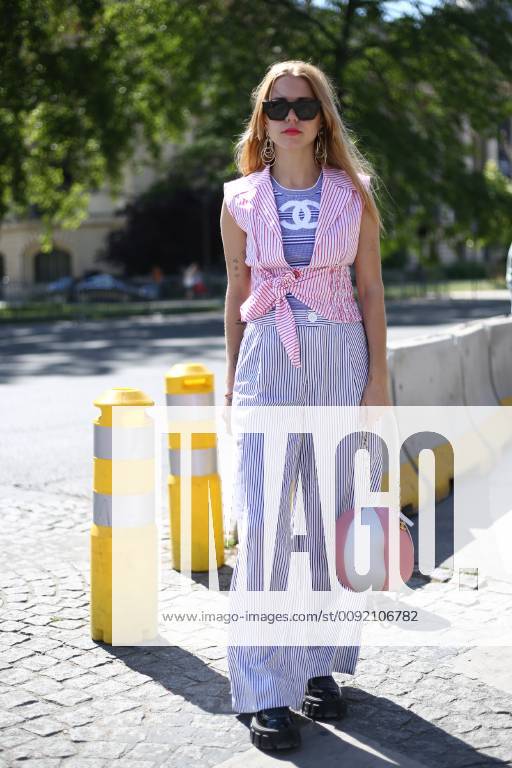 Blogger Courtney Trop attending the Chanel show during Haute Couture Fashion Week in Paris - July 2, 2019 - PHC: Fall 2019 Street Style Day 3, Paris France