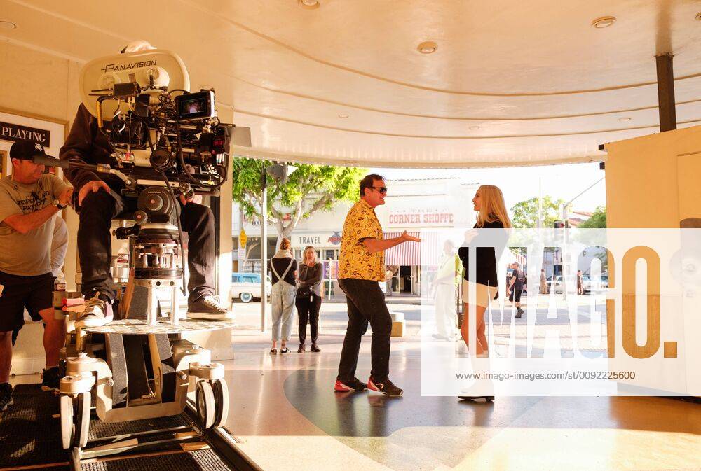 Quentin Tarantino, Margot Robbie, Once Upon a Time in Hollywood (2019) Photo Credit: Sony Pictures Releasing The Hollywood Archive Los Angeles CA