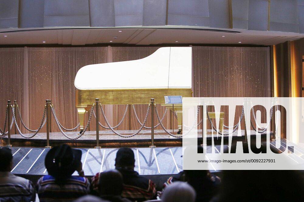 City, Florida, U.S. - Elvis Presleyo¢s 24 karat gold plated leaf piano is unveiled at the Seminole Hard Rock Hotel & Casino in Tampa, Florida on Thursday, July 11, 2019. City U.S. - ZUMAs70_ 20190711_zan_s70_010