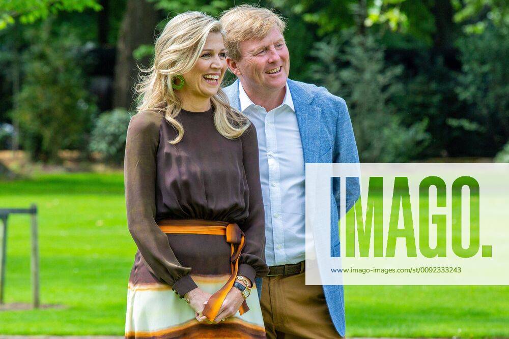 THE HAGUE - Dutch King Willem-Alexander, Queen Maxima and the princesses Amalia, Alexia and Ariane during the annual photo session of the royal family at Huis ten Bosch Palace. Photo: Wesley de Wit Hollandse Hoogte