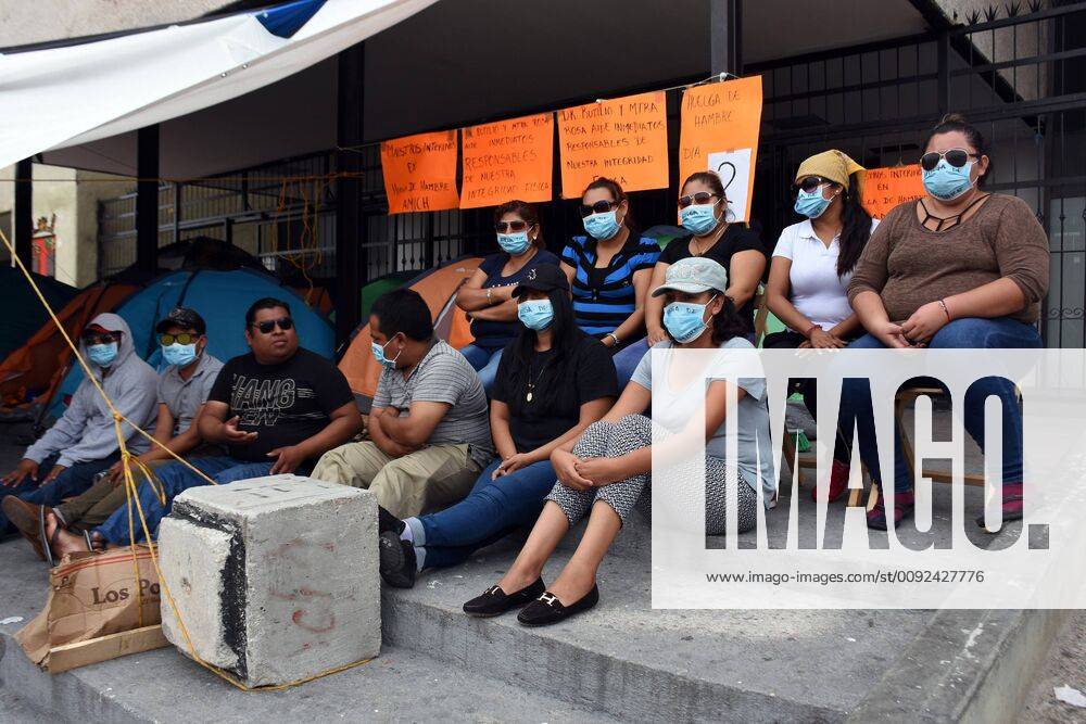 EUM20190724SOC05 JPG TUXTLA GUTIERREZ, Chis , Protests Teacher Protests of the Association of Interim Teachers of Chiapas Amich protests this July 24, 2019 in a hunger strike outside the State Government Palace to demand payment of salaries owed from the government of Manuel Velasco Photo Agency EL UNIVERSAL AFBV - ZUMAu78_ 20190724_zaf_u78_042