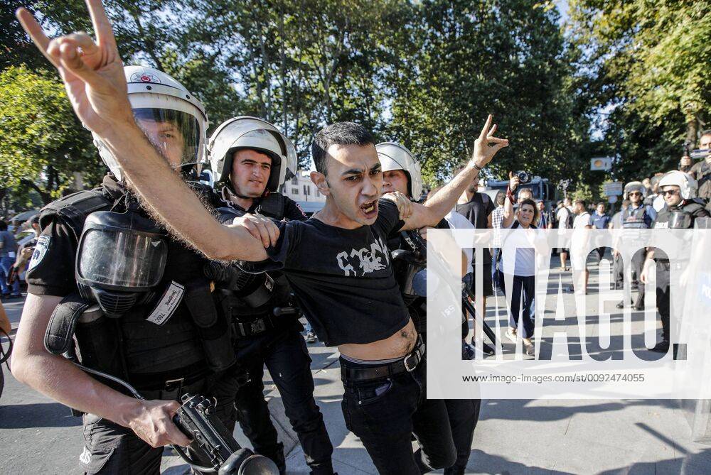 KW30 An ultra-nationalist group violently disrupted a protest by several NGOs who had gathered, under heavy police presence, in a show of support for Syrian refugees in Istanbul, Turkey, Saturday, July 27. Turkish officials have been holding talks on creating a safe zone to address Turkey s security concerns. Syrians living illegally in Istanbul have until August 20 to leave the city or face expulsion, authorities warned July 22, as hostility mounts toward the millions of refugees in Turkey. Turkey has 3.5 million Syrian refugees, but they are only under temporary protection because the government does not offer them formal refugee status. (Kemal Aslan - Depo Photos)