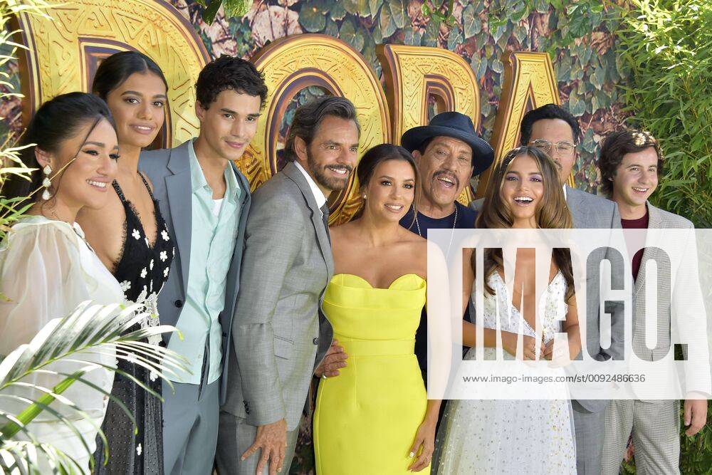 Q Orianka Kilcher, Madeleine Madden, Jeff Wahlberg, Eugenio Derbez, Eva Longoria, Danny Trejo, Isabela Moner, Michael Pena and Nicholas Coombe at the world premiere of the feature film Dora and the Golden City of Gold in the Regal Cinemas L A Live Los Angeles, 28 07 2019 Foto:xD.xStarbuckx xFuturexImage