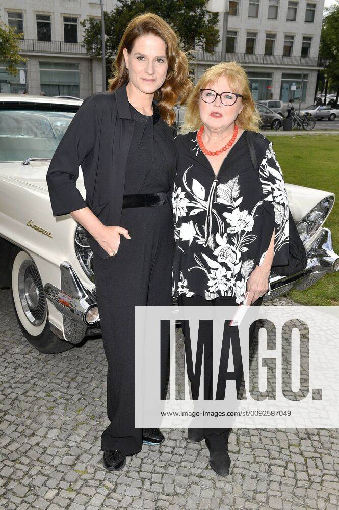 Susann Uplegger and Franziska Troegner at the premiere of the play Zuhause bin ich Darling in der Komödie am Kurfürstendamm at the Schiller Theater Berlin, 04 08 2019 Foto:xF.xFuturexImage
