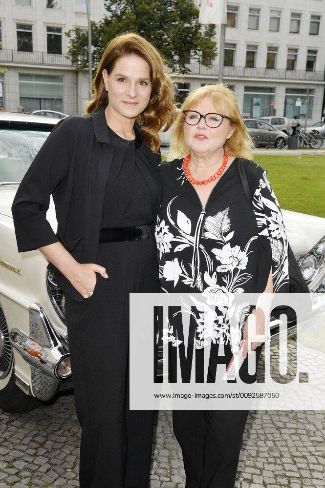 Susann Uplegger and Franziska Troegner at the premiere of the play Zuhause bin ich Darling in der Komödie am Kurfürstendamm at the Schiller Theater Berlin, 04 08 2019 Foto:xF.xFuturexImage