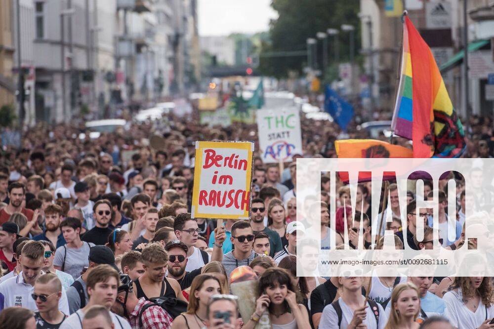 Berlin, 23 Hanfparade 2019 The picture shows the demonstration and a sign with Berlin in intoxication The organisers of the demonstration demand the legalisation of cannabis as a raw material, medicine and luxury food in Germany Berlin Berlin Berlin Germany